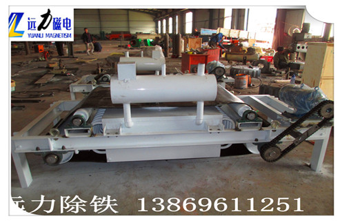 油冷自卸式電磁除鐵器,使用廠家在選型時(shí)為什么會(huì)感覺(jué)很難？遠(yuǎn)力除鐵器廠家給您解惑