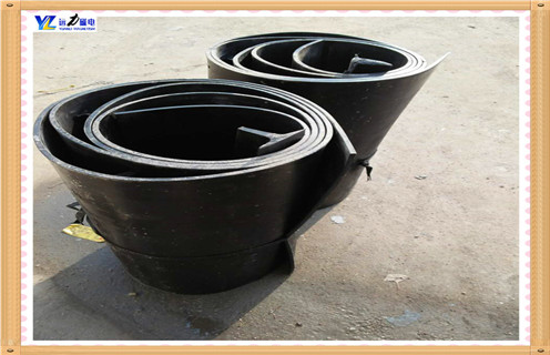 強(qiáng)磁除鐵器皮帶，山東強(qiáng)磁除鐵器皮帶如何修復(fù)_山東強(qiáng)磁除鐵器皮帶原因及如何調(diào)_刮板價(jià)格